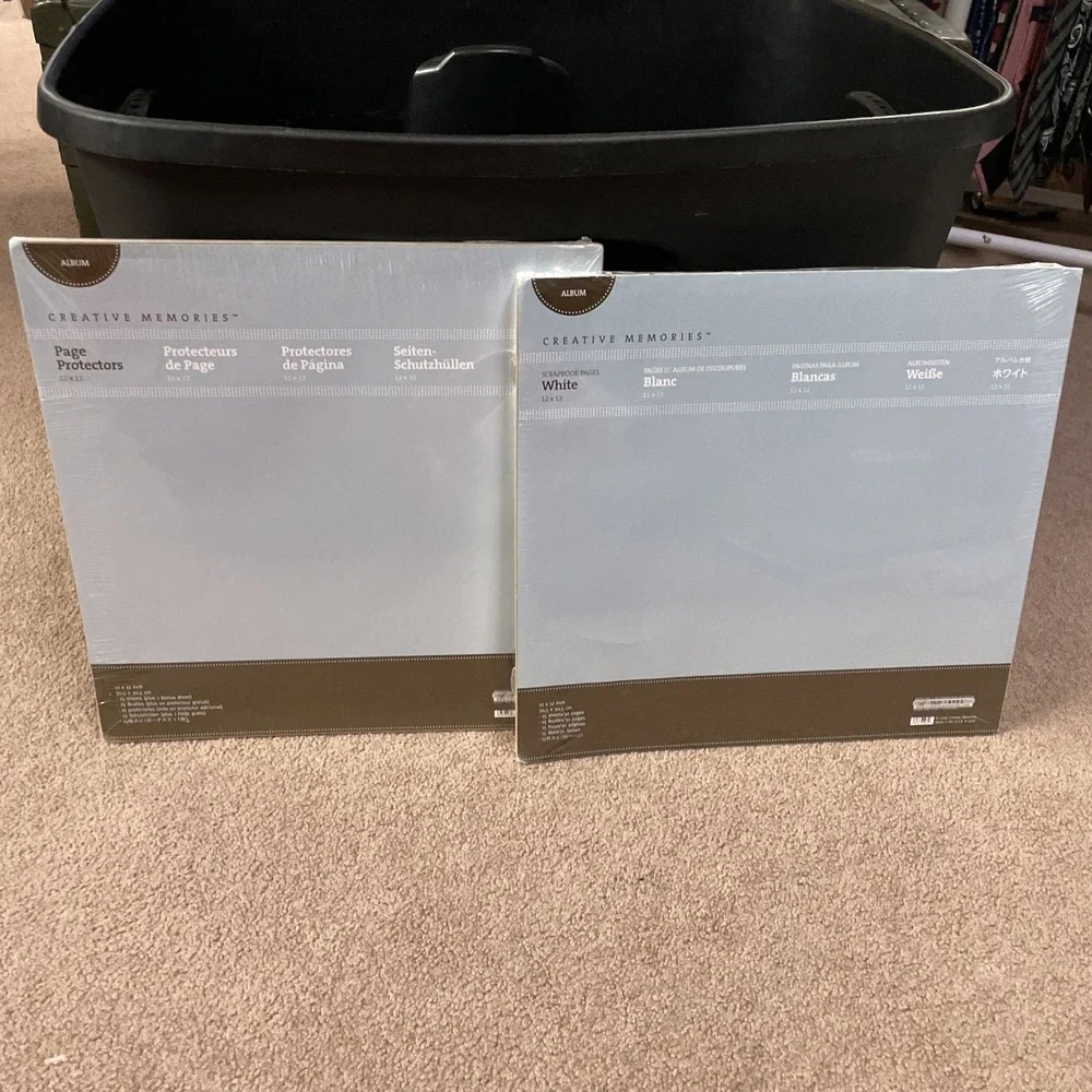 Creative Memories True New 12x12 White Scrapbook 15 Pages & 16 Protector Set